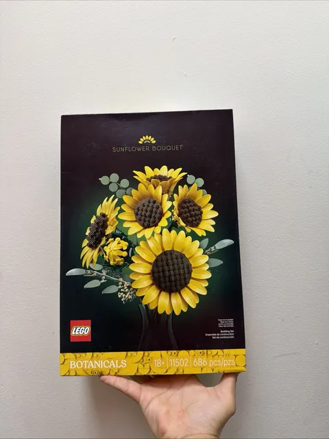 LEGO Botanicals Sunflower Bouquet Building Set 686 Pieces - 11502 *NEW SEALED*