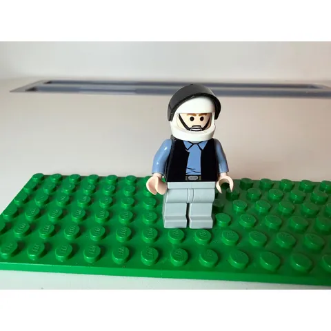 LEGO Minifigure Unisex Small Racer City Figure Black Vest White Helmet Grey Pant