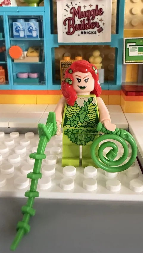 Lego DC Super Heroes Poison Ivy Minifigure With Accessories 