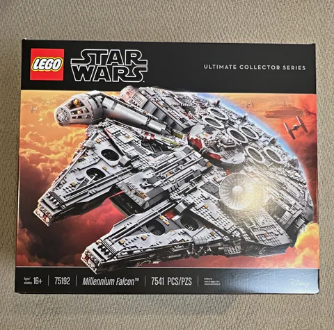LEGO Star Wars Ultimate Collector Series Millennium Falcon 75192 7541pcs 16+ Box