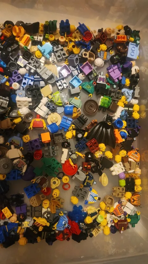 6 Pcs - Random Lego Minifig Parts