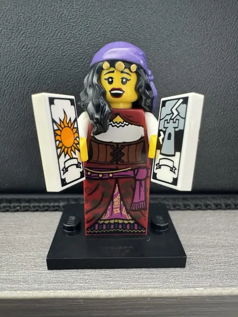 LEGO Series 9 Fortune Teller Minifigure (71000) New Retired Collectible CMF