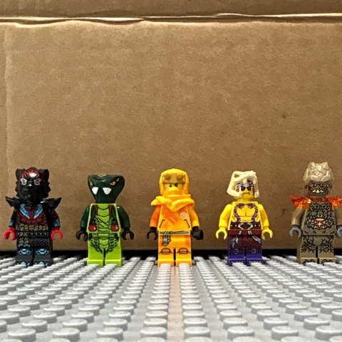 Lego mini figure Ninjago a lot of five ￼