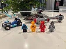 LEGO DC  Speed Force Freeze Pursuit (76098) complete set with Reverse Flash