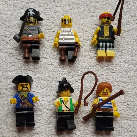 LEGO Pirates Minifigures Lot of 6 w/ Accessories Hats & Weapons
