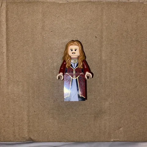  LEGO ELIZABETH SWANN Minifigure from Pirates of the Caribbean set 4181