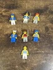 Vintage Lego Imperial Soldiers And Pirates Mini Figure Lot Of 7 And Accessories