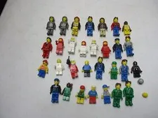 30 Vintage Space assorted Legos Mini figures lot