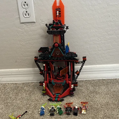 LEGO NINJAGO Temple of Resurrection 70643 765pc Lloyd Kai Nya Cole Retired
