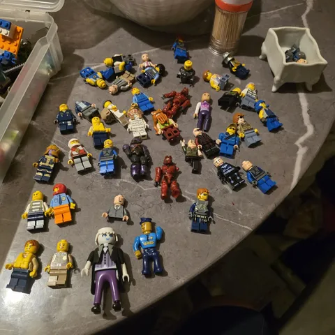 Over 9Pounds Of Legos From Various Sets Batman Star Wars DC Etc: