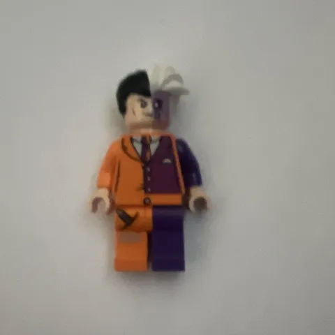 LEGO Two-Face Minifigure SH007 6864 DC Super Heroes Batman 2012