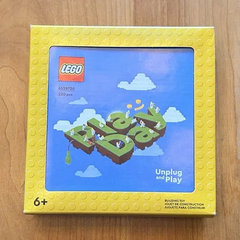 LEGO Unplug and Play 6528720 Play Day Employees Exclusive set
