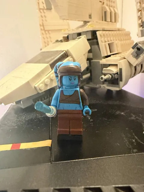 LEGO Star Wars Ayla Secura Minifigure 75182 Sw0833 (comes with heel saver)