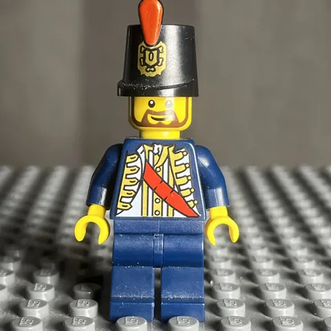 LEGO Imperial Soldier Minifigure pi135b 9349 Pirates CMF Lot Retired Rare 3C
