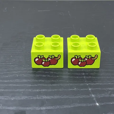 LEGO DUPLO Lime Green Apple Bricks w/ Worm Print 2x2 Lot of 2 Genuine Rare