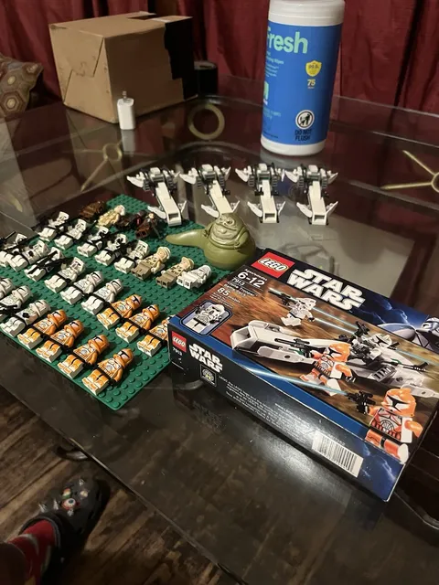 4 LEGO Star Wars 7913 Clone Trooper Battle with extra figures