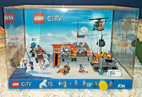 Rare lego store display case with movable figures, Arctic base camp  #60036