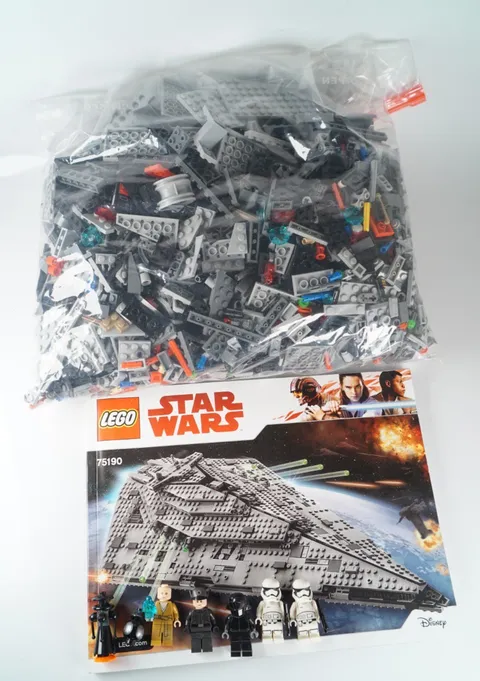 Lego Star Wars First Order Star Destroyer 75190 Complete with all minifigures