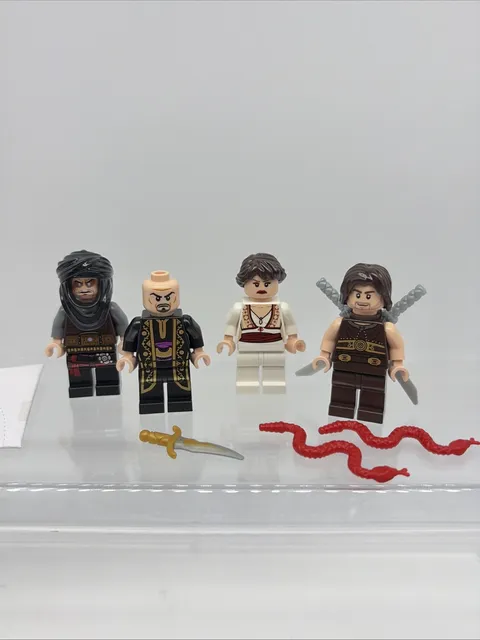 Lego Prince of Persia - SET 7572 MINIFIGS ONLY with Weapons & Capes