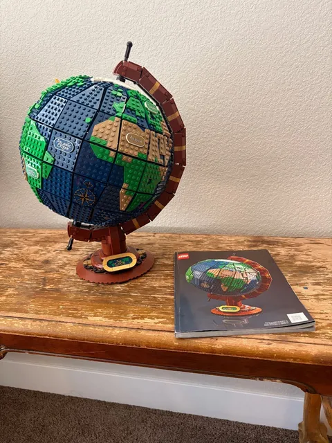 LEGO globe 21332 retired set 2585 pcs Complete Set disassembled and ORGANIZED