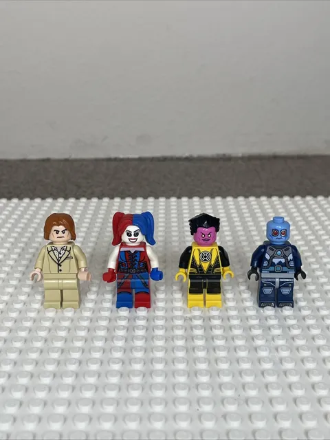 LEGO DC Supervillains Lot of 4 Minifigures Luther Harley Quinn Sinestro Freeze