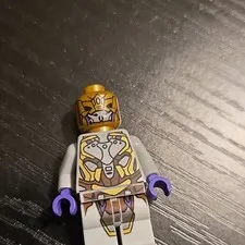LEGO avengers chitauri general  Gray & Gold Armor Outfit w/ Purple Hands Plastic