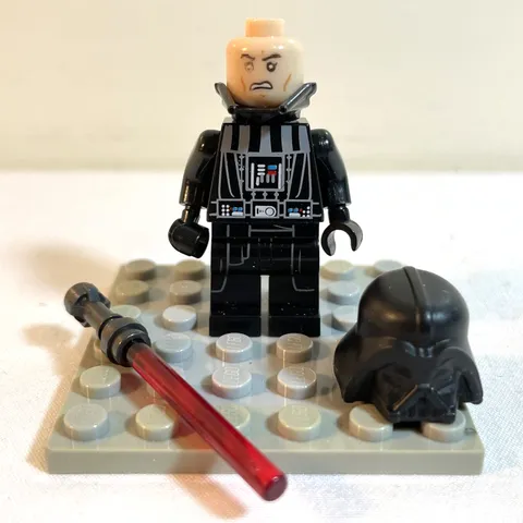 LEGO DARTH VADER Minifigure - Star Wars Sith - Red Lightsaber