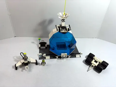 LEGO Space: Exploriens: Android Base 6958 (1996)