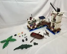 LEGO 6425 Soldiers' Fort Pirates 6242 **INCOMPLETE** SEE DESCRIPTION