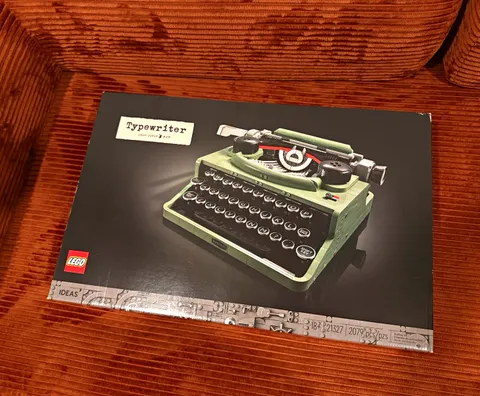 LEGO Ideas Typewriter 21327 Complete Set 2079 Pieces Ages 18+ (Box)
