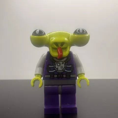 LEGO COLLECTABLE MINIFIGURE Space Alien (COL044) Lot 17