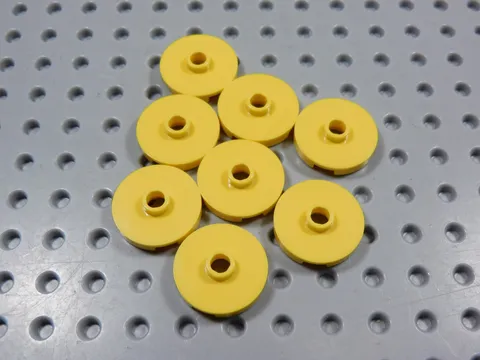 LEGO Lot of 8 Yellow 2x2 Smooth Round Plates w/ Open Stud BE