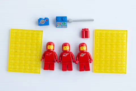 Vintage LEGO Classic Space Red Astronauts x 3 Minifigures Accessories Lot