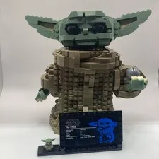 LEGO Star Wars: The Child (75318) 100% complete with mini figure and insert