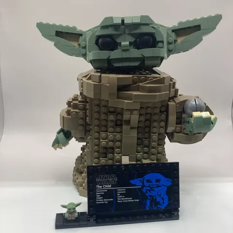 LEGO Star Wars: The Child (75318) 100% complete with mini figure and insert