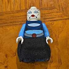 LEGO Asajj Ventress with Skirt Minifigure