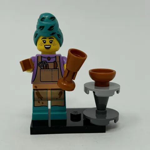 Lego Potter Minifigure Woman Collectible Series 24 CMF Complete Pottery