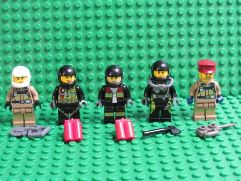 Lot of town city fireman firemen LEGO minifigs fire fighter fire tanks HH55