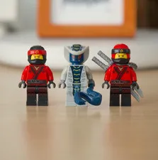 LEGO Ninjago 2x Kai Fire Mech Driver Minifigures & Rattla Snake 70615
