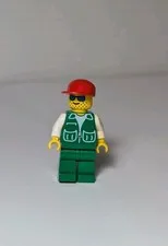 LEGO Minifigure PCK002 Jacket Green 2 Large Pockets  Green Legs Red Cap
