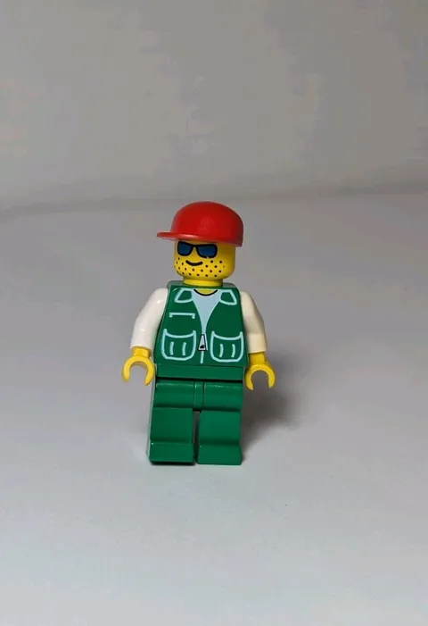 LEGO Minifigure PCK002 Jacket Green 2 Large Pockets  Green Legs Red Cap