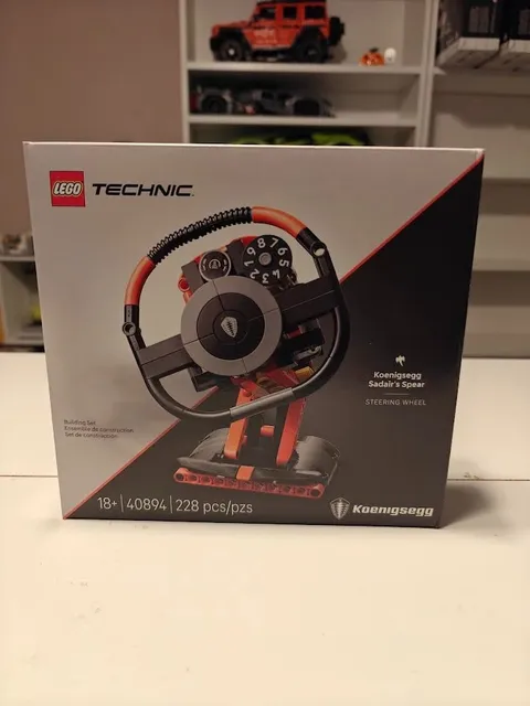 LEGO Technic 40894 Koenigsegg Steering Wheel GWP slight box damage