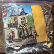 LEGO CREATOR: Toy & Grocery Shop (31036)
