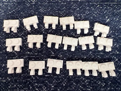 LEGO 60470 White Plate, Modified 1 x 2 with 2 U Clips (Horizontal Grip) 18 Piece