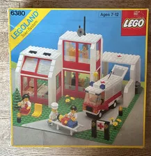 LEGO LEGOLAND 6380 Emergency Treatment Center Manual Booklet Illustrated 1987