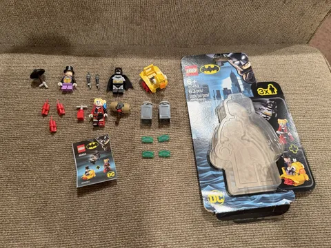 Lego DC Super Heroes 40453. 100% Complete. Batman Minifig sh0689