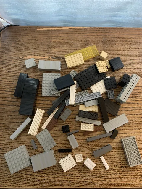 250 LEGO Thin Bricks. Various Colors and Sizes Bulk Lot