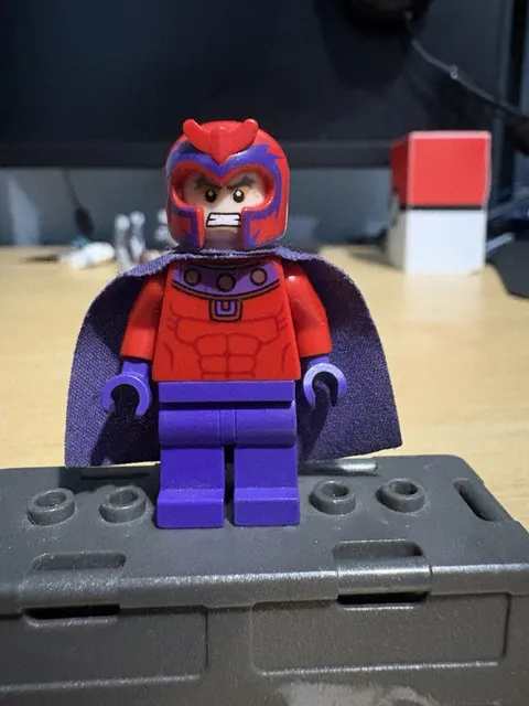 LEGO Marvel Magneto Minifigure Chopper Showdown 6866