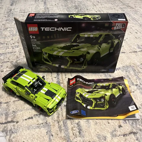 LEGO TECHNIC: Ford Mustang Shelby Gt500 (42138)