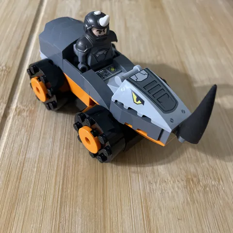 LEGO 10782 Marvel Rhino Shoulder Armor Minifigure with truck